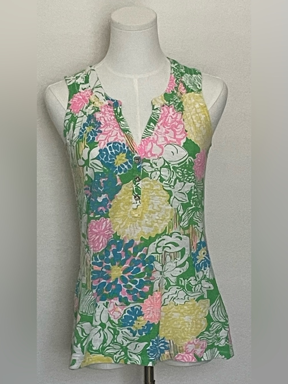 Lilly Pulitzer Essie Top XS Hibiscus Stroll